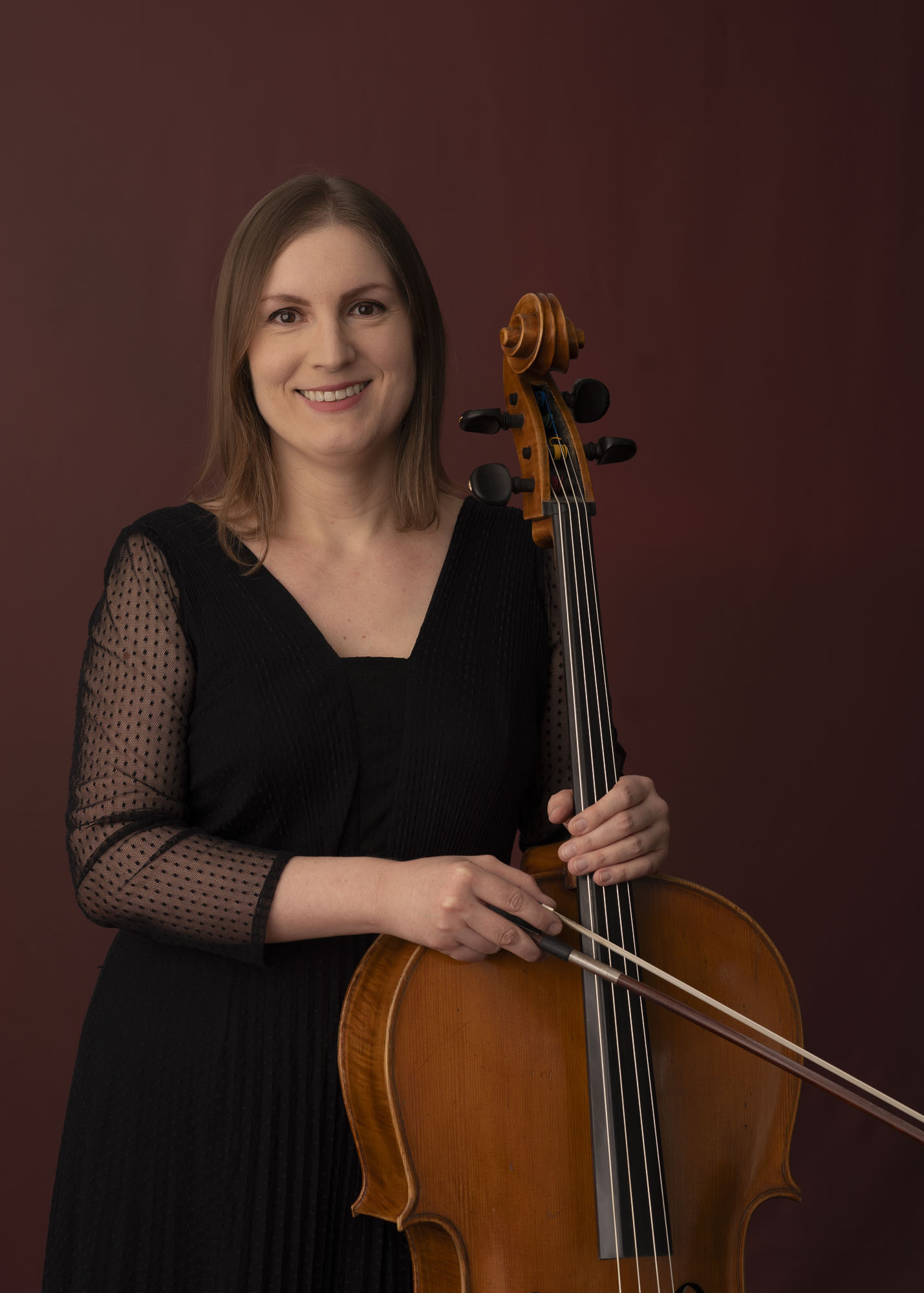 Foto da violoncelista Lina Radovanovic.