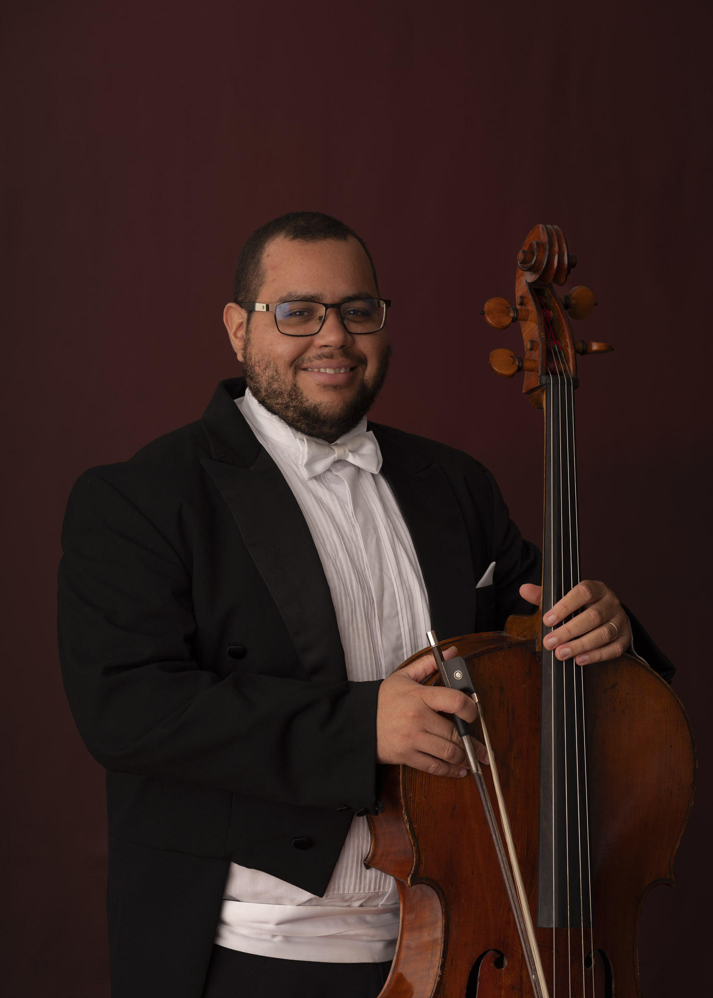 Foto do violoncelista Lucas Barros